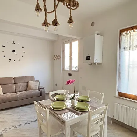La Casetta Sul Porto - Centro Mare Holiday home *